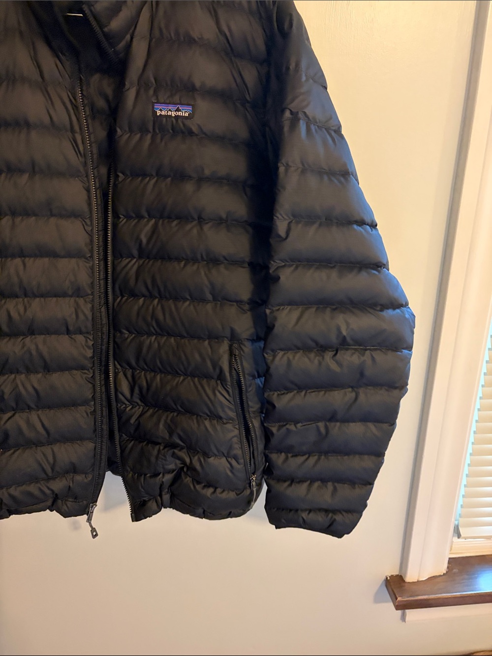 Patagonia Men’s Black Lightweight Down Puffer Jacket - Picture 3 of 8
